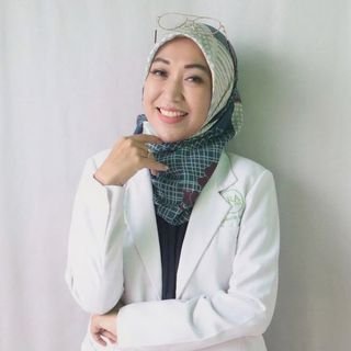 dr rizqi aminia founder klinik kecantikan tangerang RAClinic
